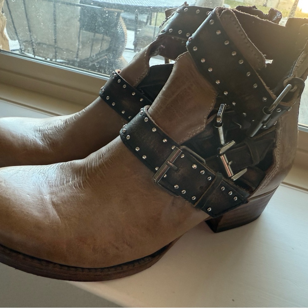 Freebirds Belgium Brown Ankle Boots